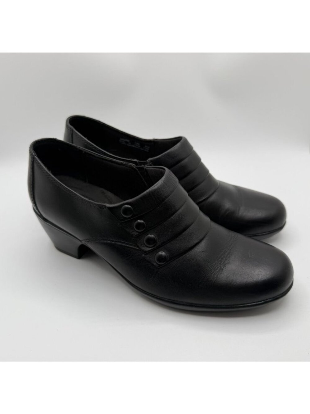 Clarks Loafers Shoes Women 7.5M Black Leather Casual Comfort Slip On Block Heel